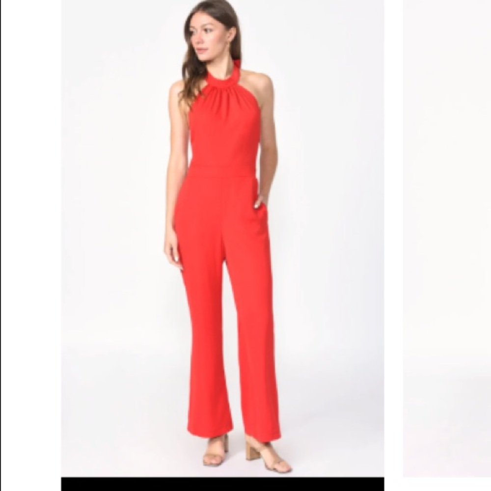 Vena Crepe Halter Jumpsuit in Red ❤️💃🏻